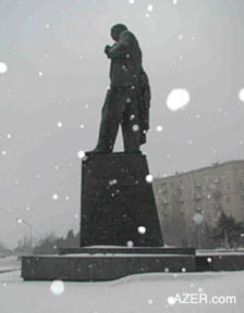 Narimanov's Statue in recent snow storm in January 2006. Photo: Elman Gurbanov