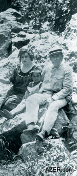 Narimanov with his wife Gulsum and son Najaf in Kislovodsk, Russia (1922). Photo: Narimanov Home Museum
