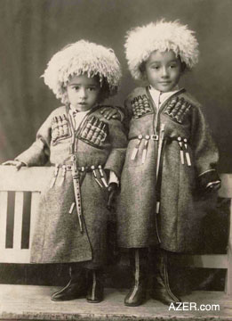 Tahir Salahov (left) with eldest brother Sabir. About 1930. 